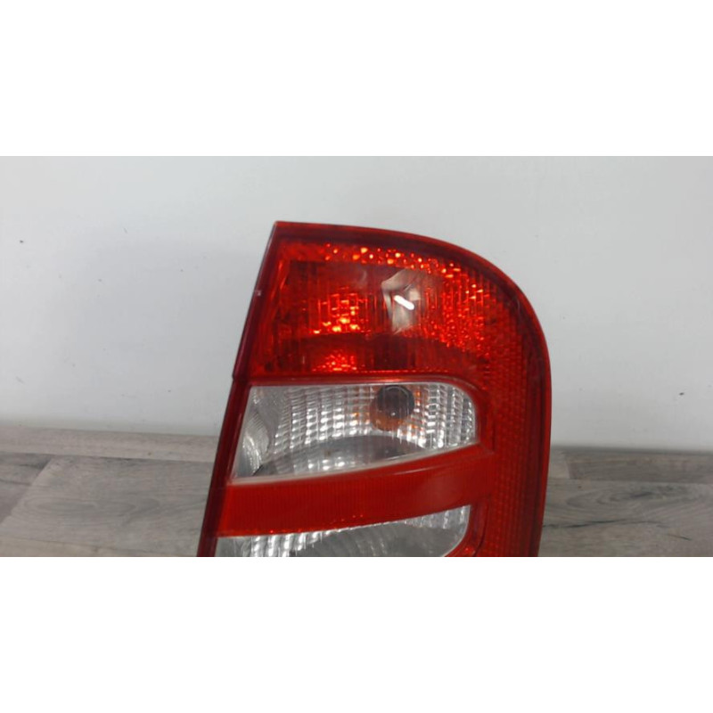 Feu arriere principal droit (feux) SKODA FABIA 1 PHASE 1 d’occasion