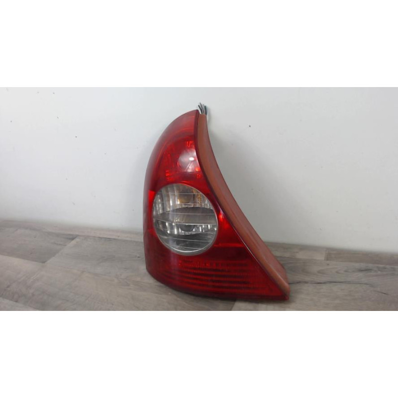 Feu arriere principal gauche (feux) RENAULT CLIO 2 PHASE 2 d’occasion