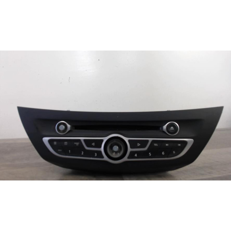Autoradio d'origine RENAULT LAGUNA 3 PHASE 1 COUPE d’occasion