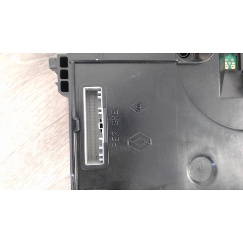 Boitier servitude moteur (BSM) RENAULT LAGUNA 3 PHASE 1 COUPE d’occasion