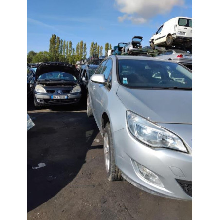 Fusee avant gauche OPEL ASTRA J PHASE 1 d’occasion