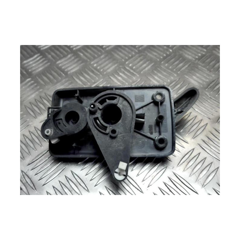 Poignee interieur porte de coffre droite RENAULT  d’occasion