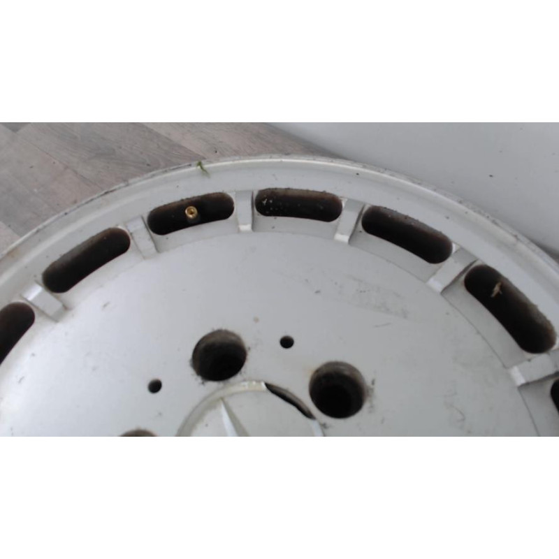 Jante MERCEDES 300 W124 PHASE 1 d’occasion