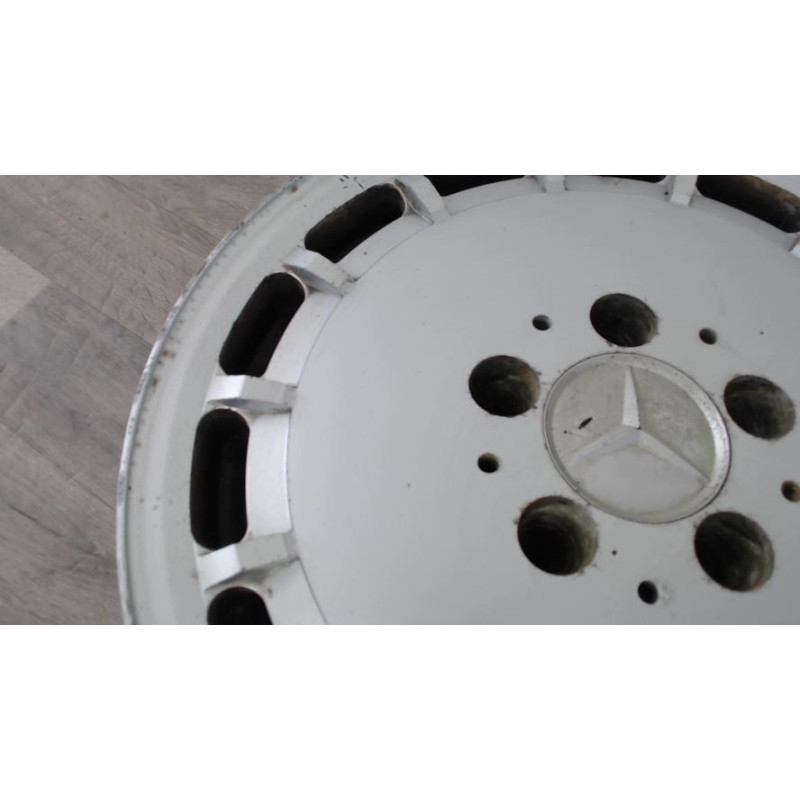 Jante MERCEDES 300 W124 PHASE 1 d’occasion