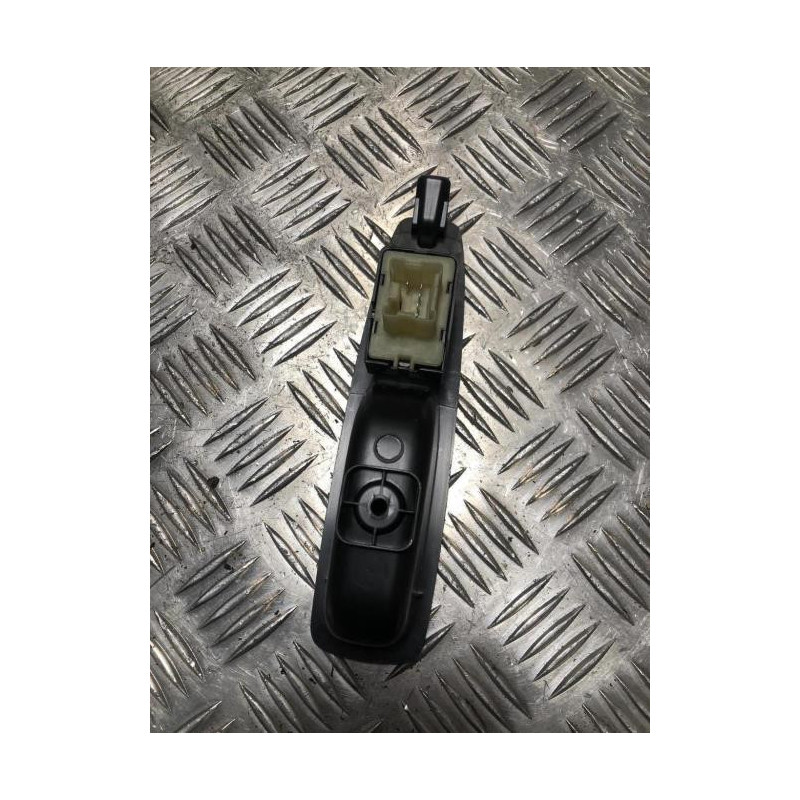 Interrupteur de leve vitre arriere droit RENAULT CAPTUR 1 PHASE 1 d’occasion
