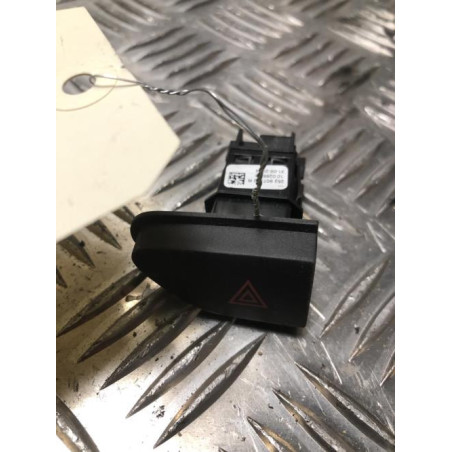 Bouton de warning RENAULT CAPTUR 1 PHASE 1 d’occasion
