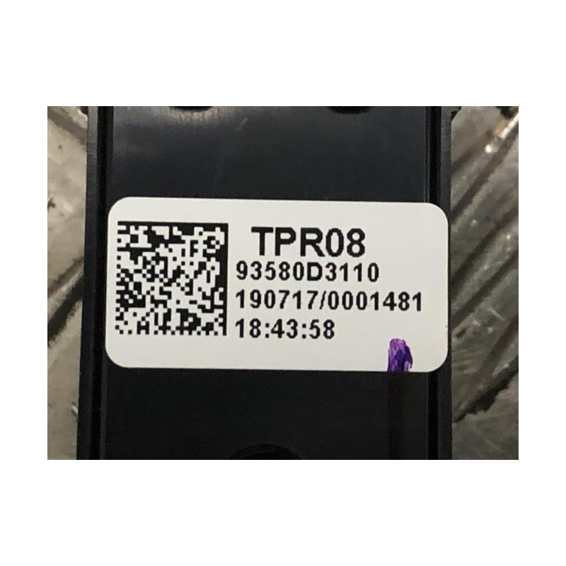 Interrupteur de leve vitre arriere droit HYUNDAI TUCSON 2 PHASE 2 d’occasion