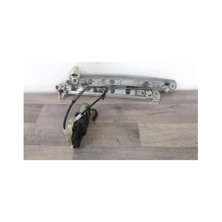 Leve vitre electrique avant gauche RENAULT MEGANE 2 PHASE 1 d’occasion