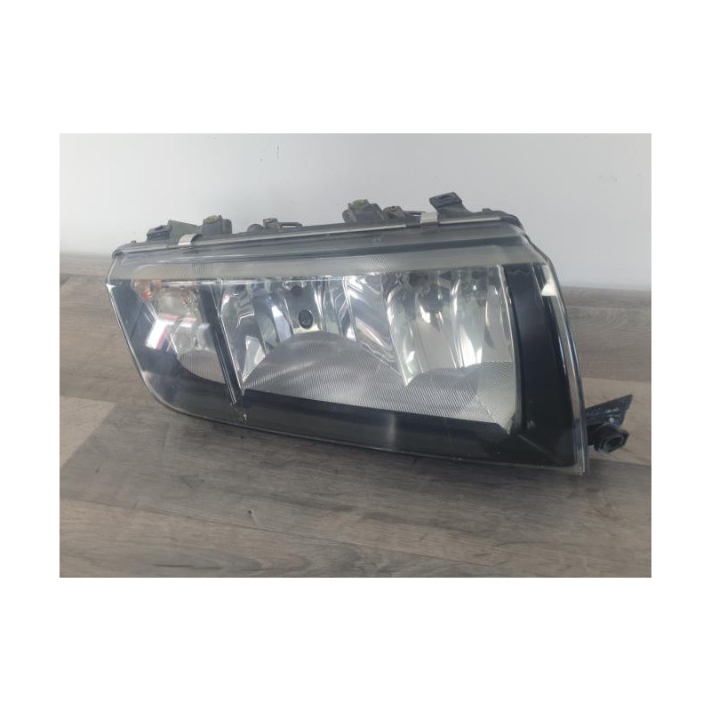 Optique avant principal droit (feux)(phare) SKODA FABIA 1 PHASE 1 d’occasion