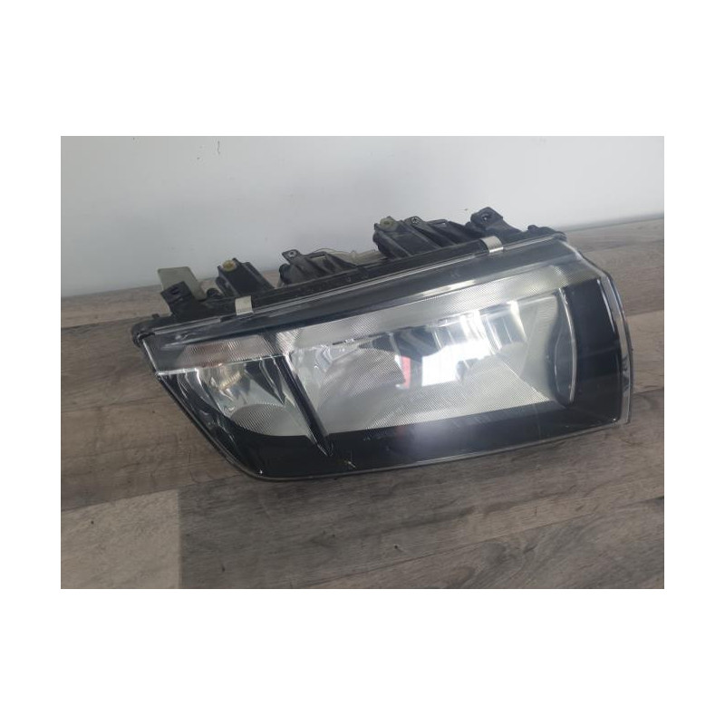 Optique avant principal droit (feux)(phare) SKODA FABIA 1 PHASE 1 d’occasion