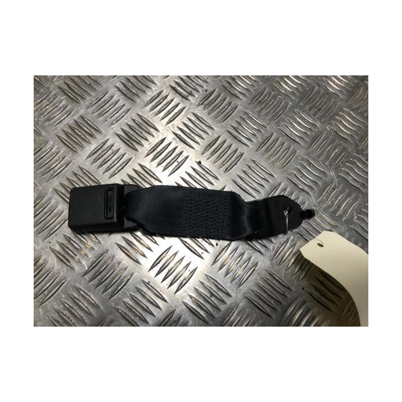 Attache ceinture arriere centrale HYUNDAI TUCSON 2 PHASE 2 d’occasion
