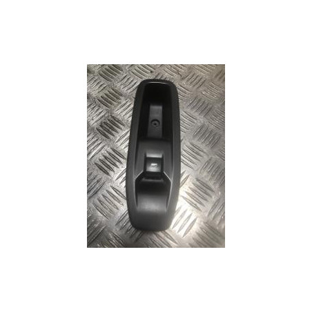 Interrupteur de leve vitre avant droit PEUGEOT 208 1 PHASE 2 d’occasion
