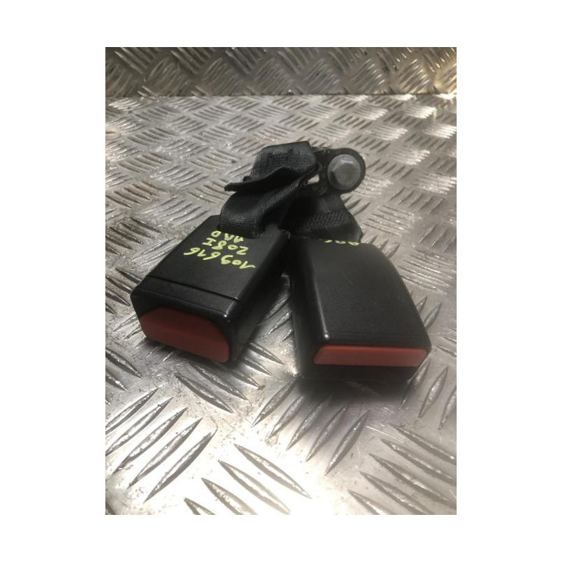 Attache ceinture arriere droit PEUGEOT 208 1 PHASE 2 d’occasion