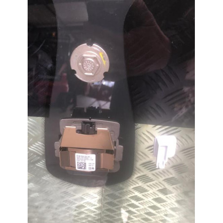 Pare brise PEUGEOT 208 1 PHASE 2 d’occasion