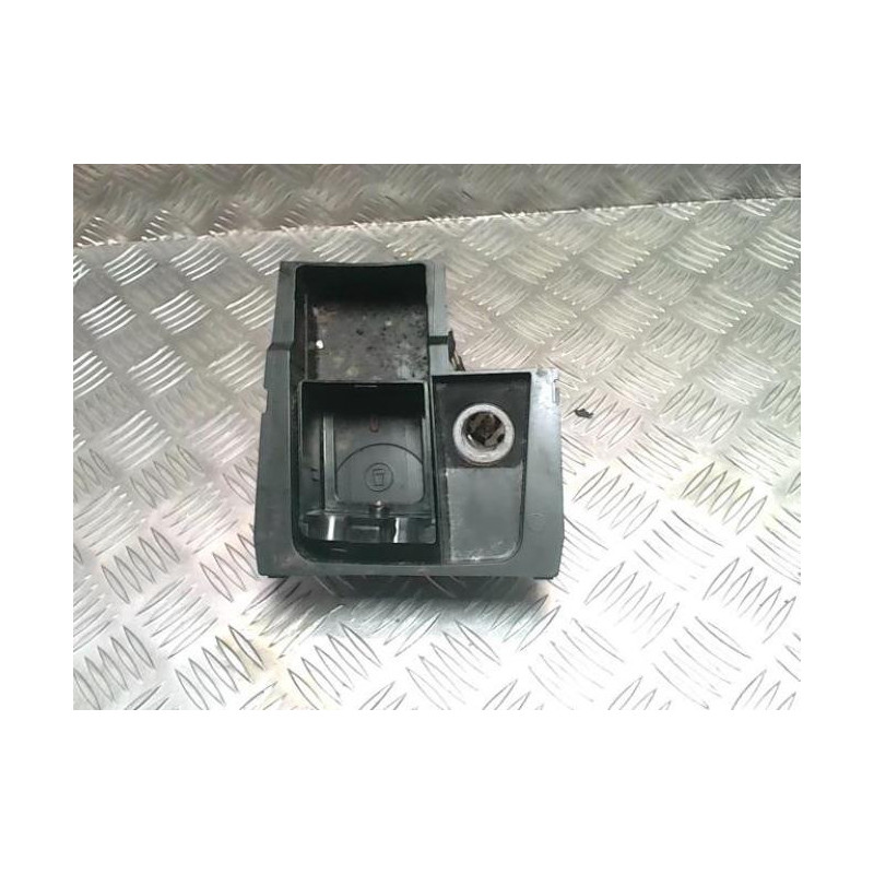 Porte gobelet MERCEDES CLASSE B 245 PHASE 1 d’occasion