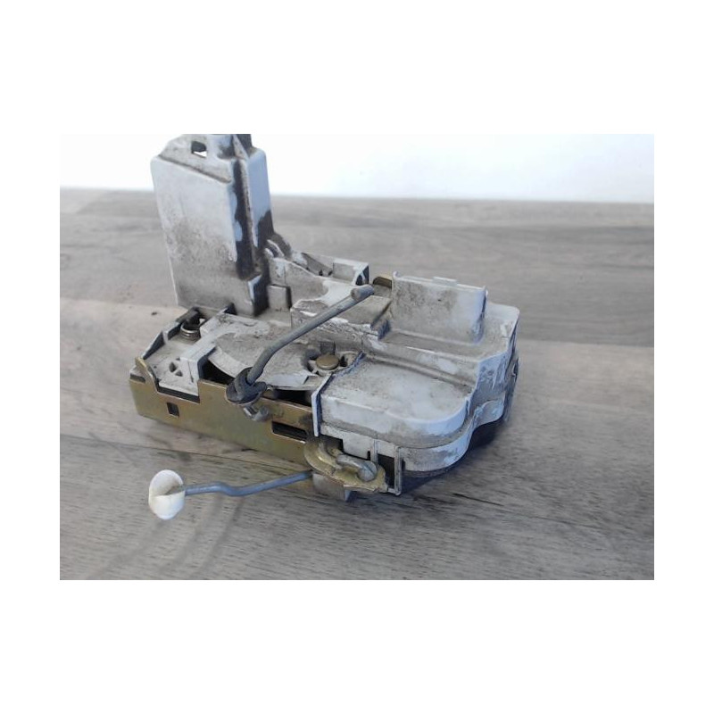 Serrure avant gauche PEUGEOT 307 PHASE 1 d’occasion