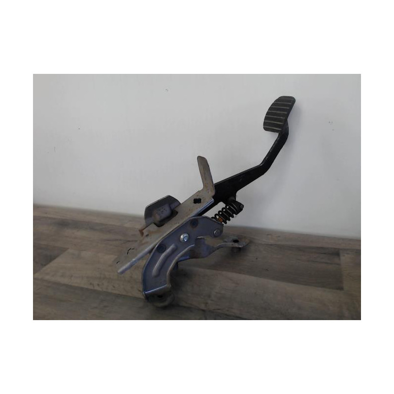 Pedale d'embrayage RENAULT CLIO 4 PHASE 1 d’occasion