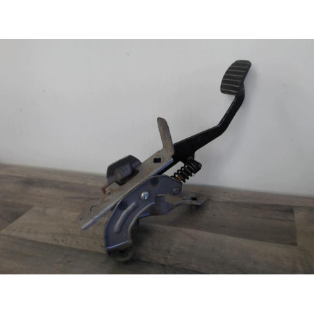 Pedale d'embrayage RENAULT CLIO 4 PHASE 1 d’occasion