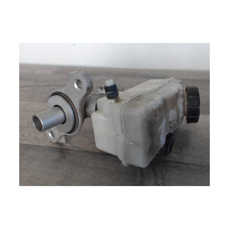 Maitre cylindre (freinage) RENAULT CLIO 4 PHASE 1 d’occasion