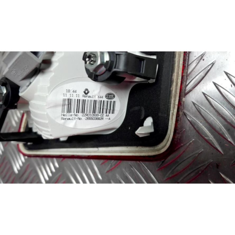 Feu arriere secondaire droit (feux) RENAULT TWINGO 2 PHASE 2 d’occasion