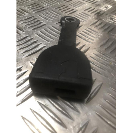 Attache ceinture arriere centrale TOYOTA COROLLA VERSO 2 PHASE 1 d’occasion
