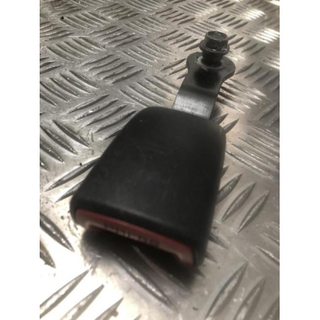 Attache ceinture arriere gauche TOYOTA COROLLA VERSO 2 PHASE 1 d’occasion