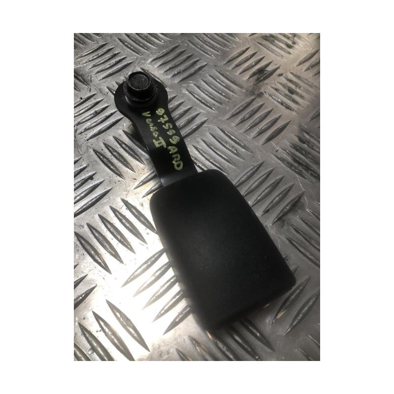 Attache ceinture arriere droit TOYOTA COROLLA VERSO 2 PHASE 1 d’occasion