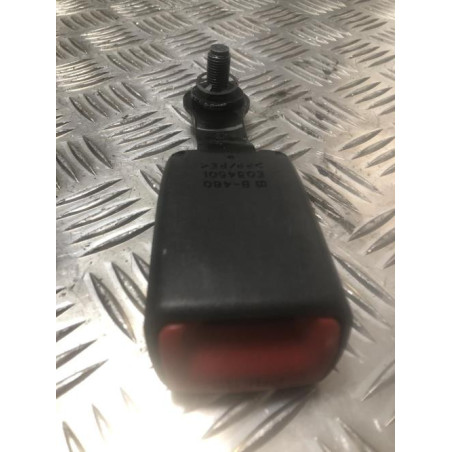Attache ceinture arriere droit TOYOTA COROLLA VERSO 2 PHASE 1 d’occasion