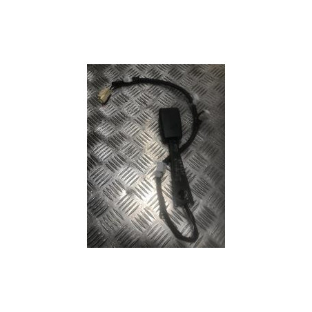 Attache ceinture avant droit TOYOTA AVENSIS 2 PHASE 1 d’occasion