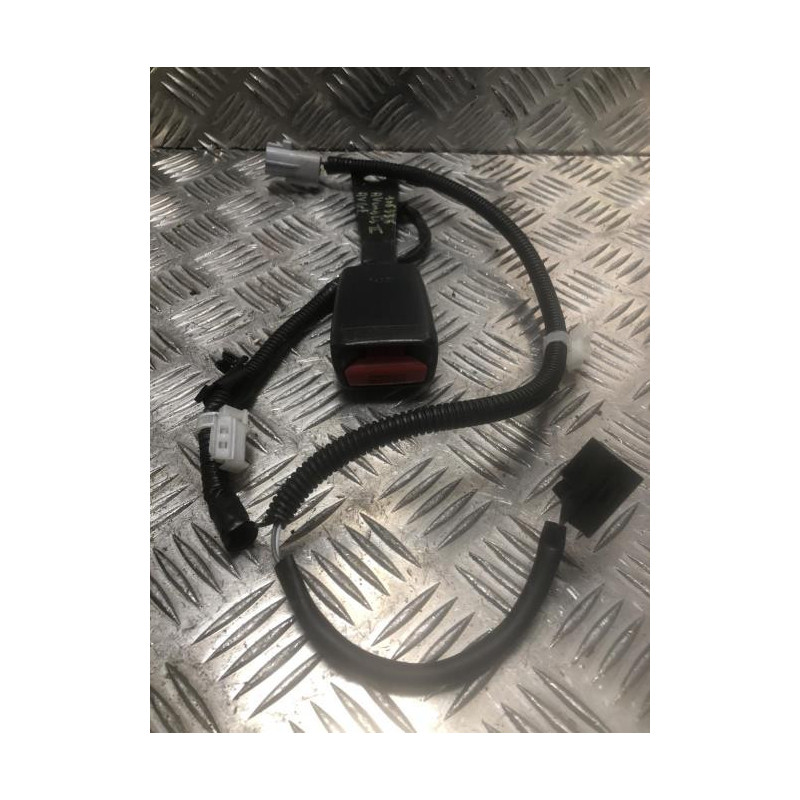 Attache ceinture avant gauche TOYOTA AVENSIS 2 PHASE 1 d’occasion