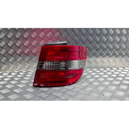Feu arriere principal droit (feux) MERCEDES CLASSE B 245 PHASE 1 d’occasion