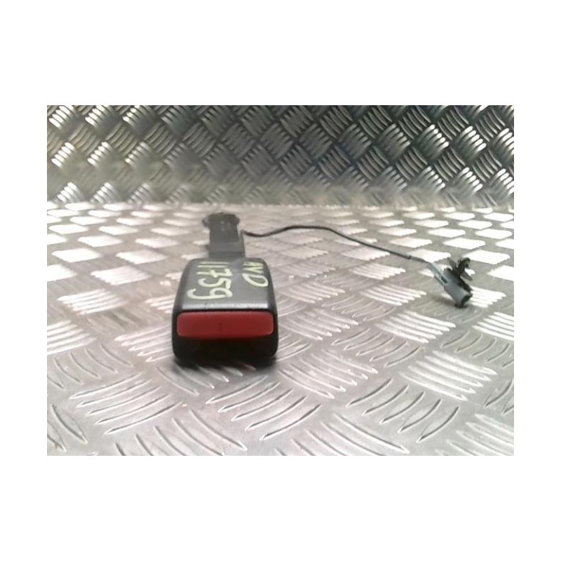 Attache ceinture avant droit RENAULT CAPTUR 1 PHASE 1 d’occasion