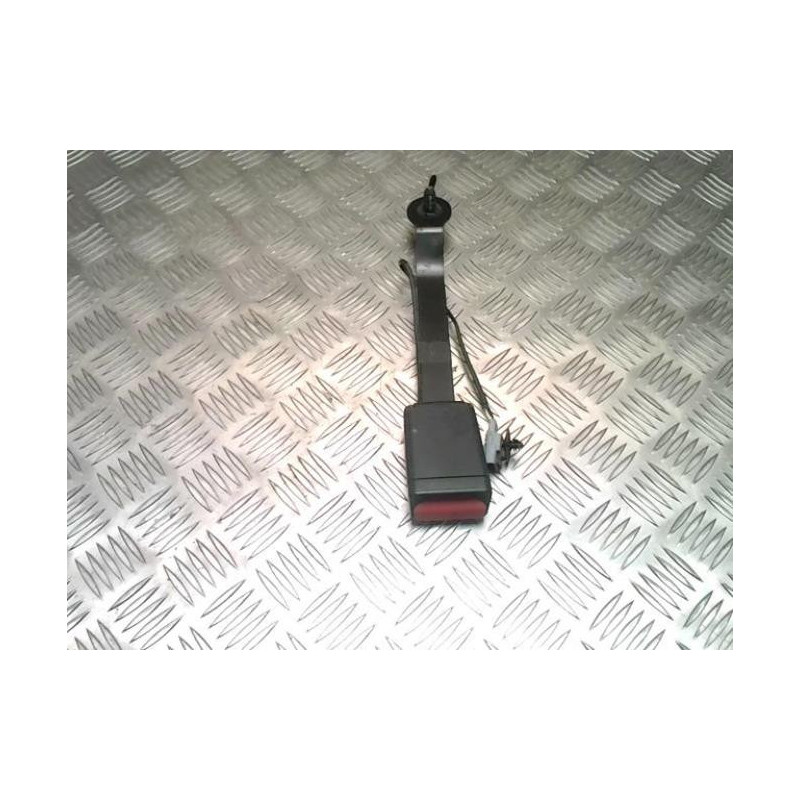Attache ceinture avant droit RENAULT CAPTUR 1 PHASE 1 d’occasion