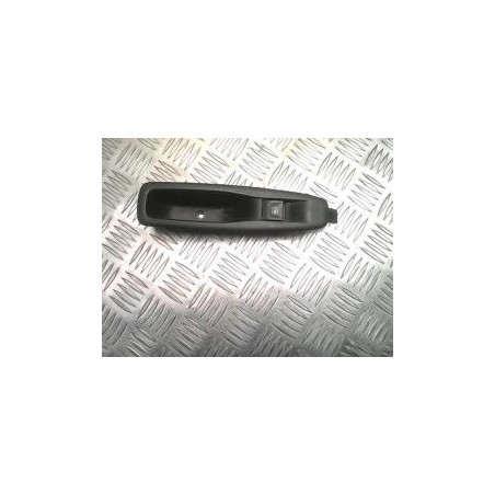 Interrupteur de leve vitre arriere droit RENAULT CAPTUR 1 PHASE 1 d’occasion