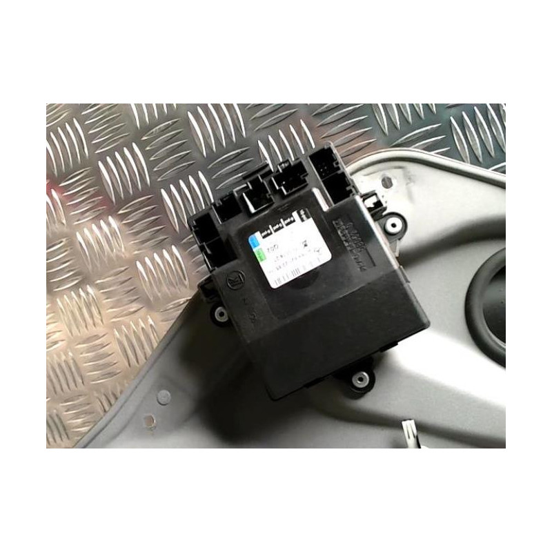 Leve vitre electrique avant droit MERCEDES CLASSE B 245 PHASE 1 d’occasion