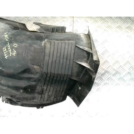 Pare boue avant droit RENAULT SCENIC 1 PHASE 1 d’occasion