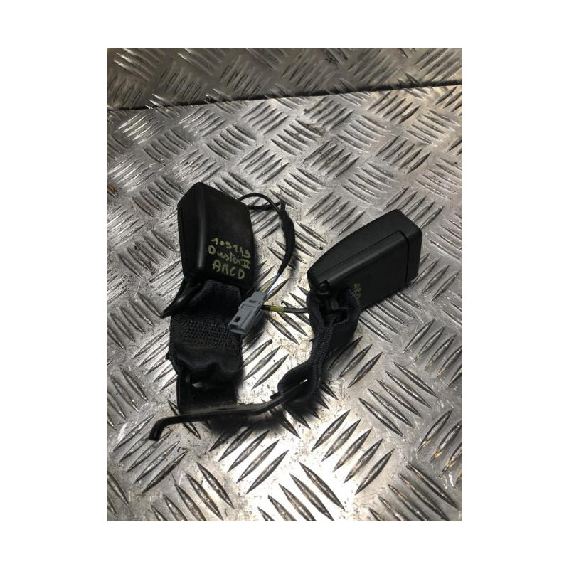 Attache ceinture arriere droit DACIA DUSTER 2 PHASE 1 d’occasion