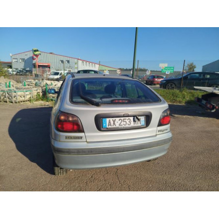 Optique avant principal droit (feux)(phare) RENAULT MEGANE 1 PHASE 1 d’occasion