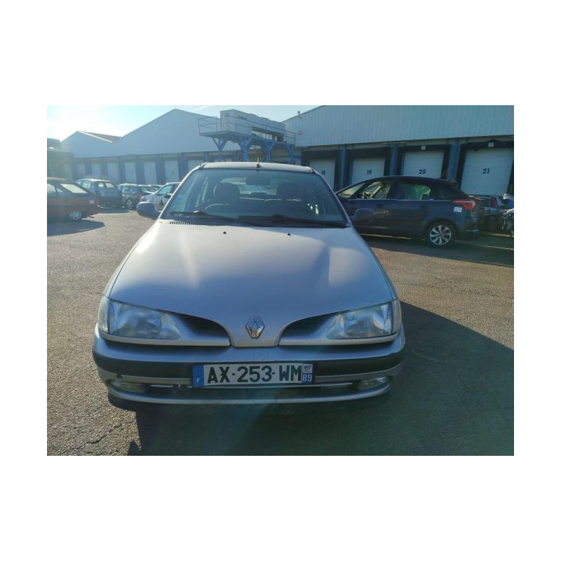 Optique avant principal droit (feux)(phare) RENAULT MEGANE 1 PHASE 1 d’occasion