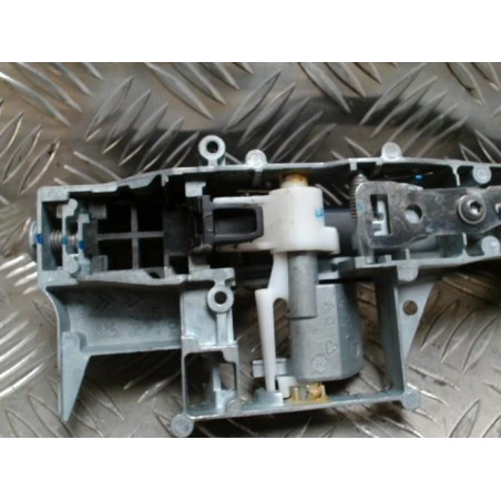 Poignee porte avant droit PEUGEOT 208 1 PHASE 2 d’occasion