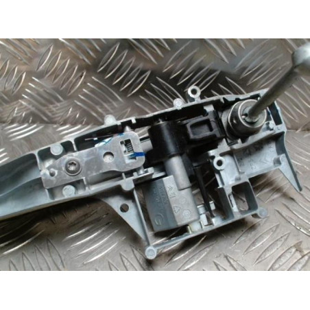 Poignee porte avant gauche PEUGEOT 208 1 PHASE 2 d’occasion