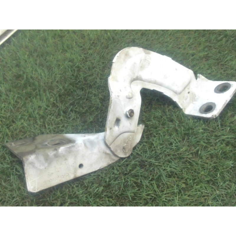 Charniere de porte avant gauche RENAULT KANGOO d’occasion