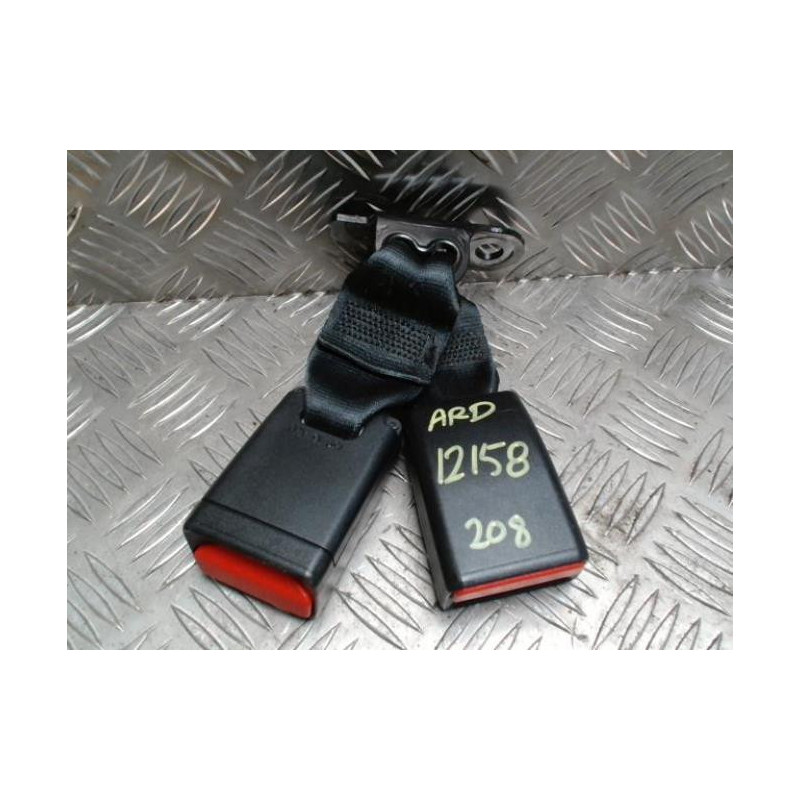 Attache ceinture arriere droit PEUGEOT 208 1 PHASE 2 d’occasion