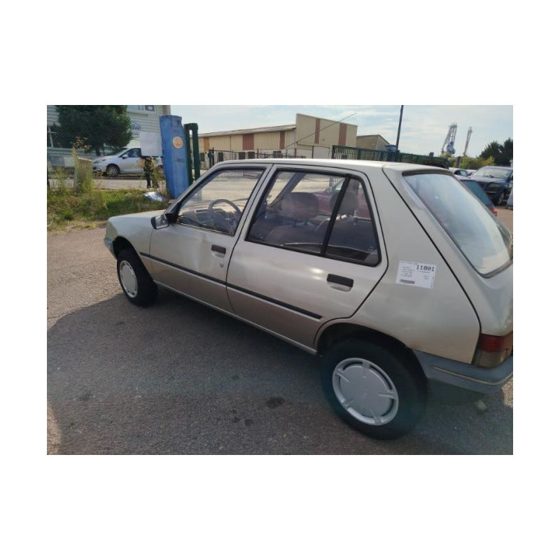 Optique avant principal gauche (feux)(phare) PEUGEOT 205 PHASE 2 d’occasion