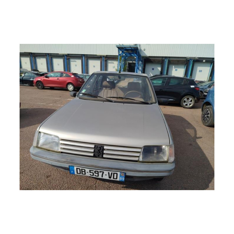 Optique avant principal gauche (feux)(phare) PEUGEOT 205 PHASE 2 d’occasion