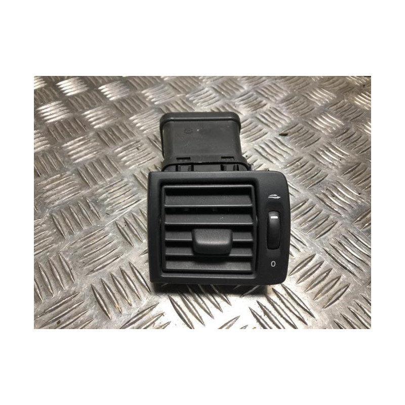 Aerateur tableau de bord avant gauche VOLVO C 30 PHASE 1 d’occasion