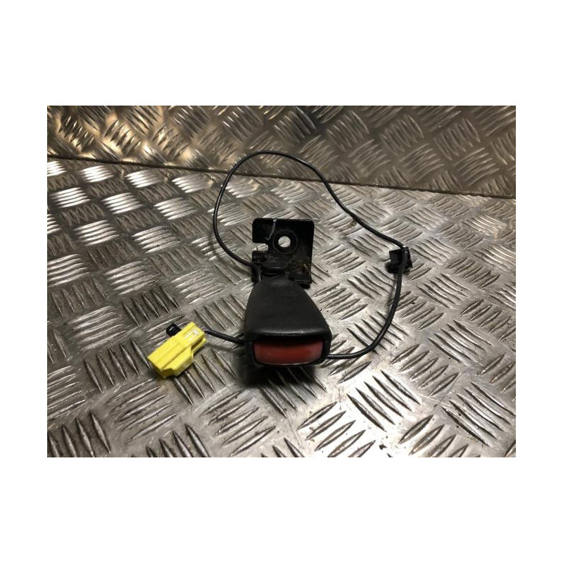 Attache ceinture arriere droit VOLVO C 30 PHASE 1 d’occasion