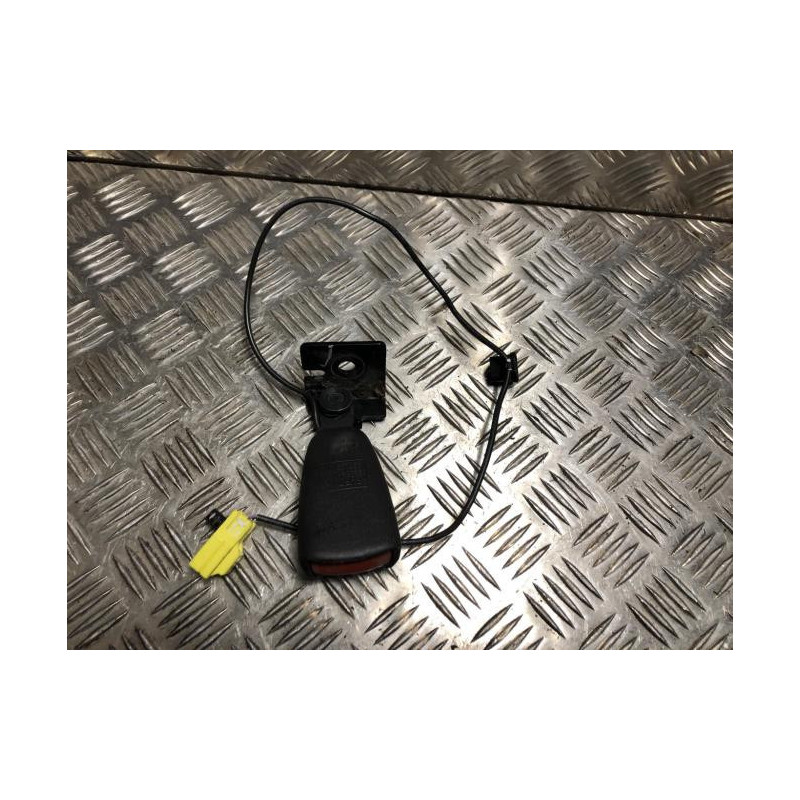 Attache ceinture arriere droit VOLVO C 30 PHASE 1 d’occasion