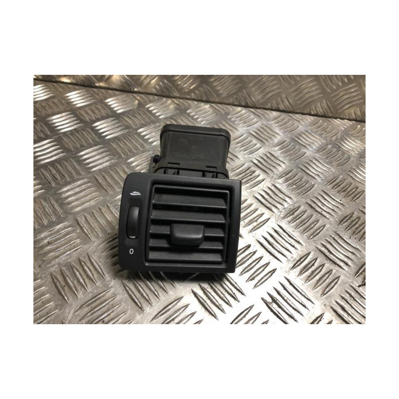 Aerateur tableau de bord avant droit VOLVO C 30 PHASE 1 d’occasion