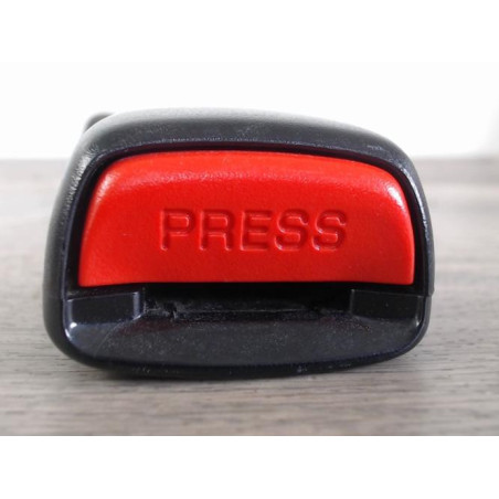 Attache ceinture arriere droit SUZUKI GRAND VITARA 1 d’occasion